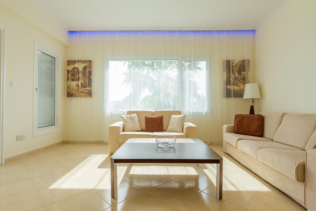 Villa Riverside Polis Extérieur photo