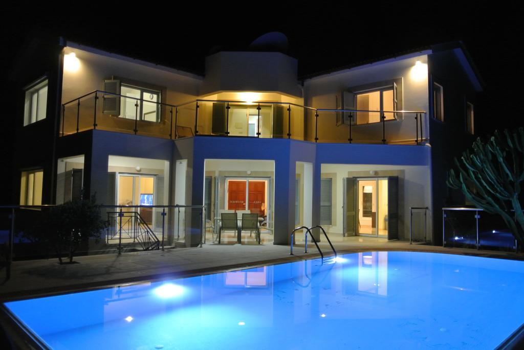 Villa Riverside Polis Extérieur photo
